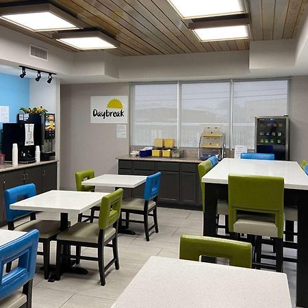Days Inn & Suites By Wyndham Ridgeland Extérieur photo