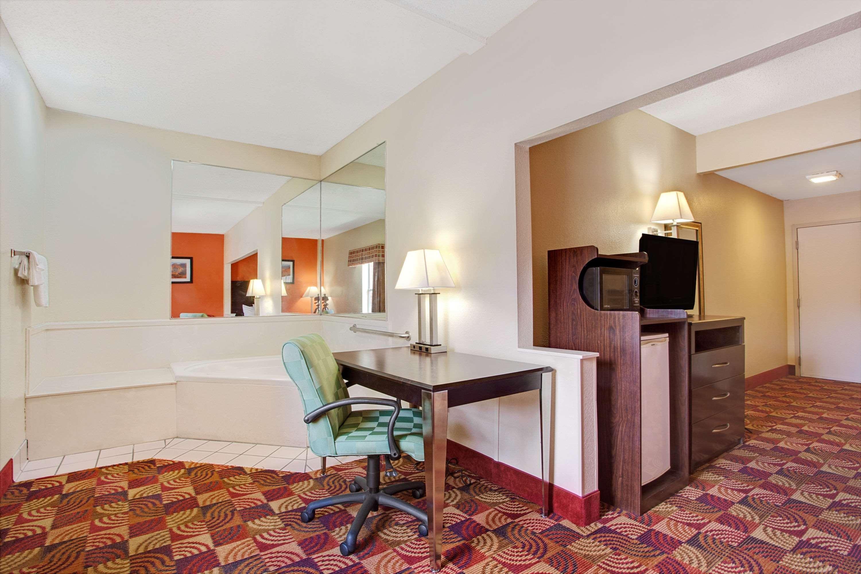 Days Inn & Suites By Wyndham Ridgeland Extérieur photo
